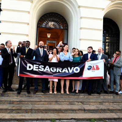 [Desagravo público em favor dos advogados Antônio André Mendes Oliveira e La Rúbia Oliveira de Jesus]