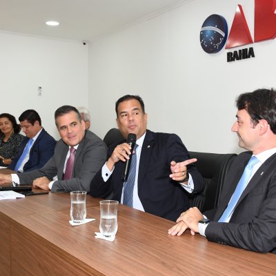 [OAB-BA realiza entrega de carteiras de estagiários]