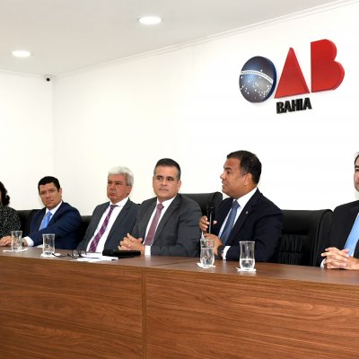 [OAB-BA realiza entrega de carteiras de estagiários]