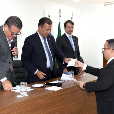 [OAB-BA realiza entrega de carteiras de estagiários]