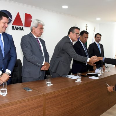 [OAB-BA realiza entrega de carteiras de estagiários]