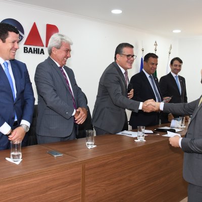 [OAB-BA realiza entrega de carteiras de estagiários]