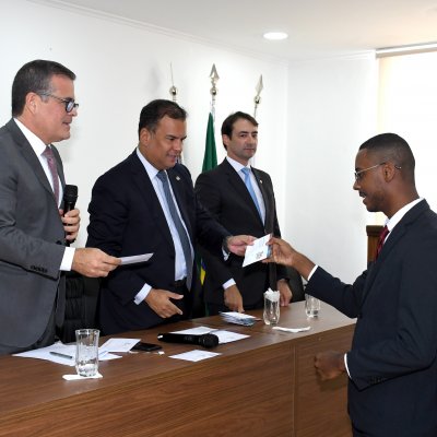 [OAB-BA realiza entrega de carteiras de estagiários]