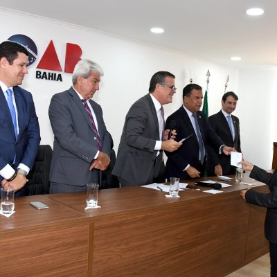 [OAB-BA realiza entrega de carteiras de estagiários]