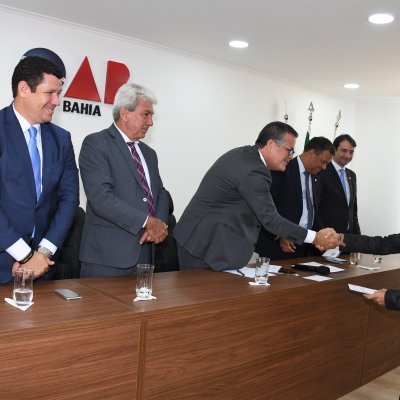 [OAB-BA realiza entrega de carteiras de estagiários]