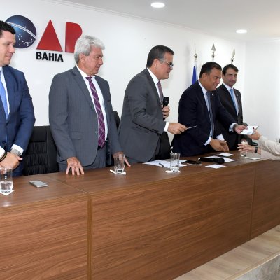 [OAB-BA realiza entrega de carteiras de estagiários]