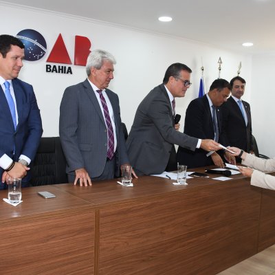 [OAB-BA realiza entrega de carteiras de estagiários]