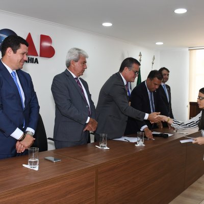 [OAB-BA realiza entrega de carteiras de estagiários]