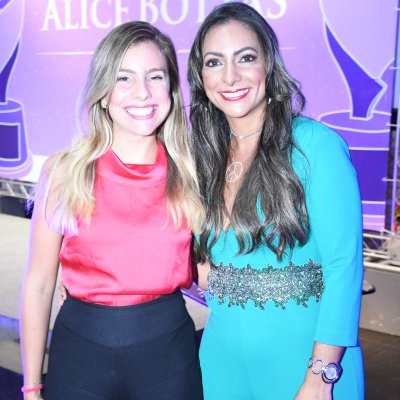 [Ana Patrícia recebe Prêmio Alice Bottas]