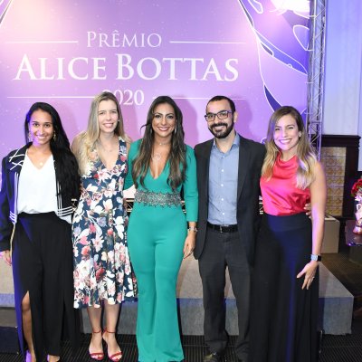 [Ana Patrícia recebe Prêmio Alice Bottas]