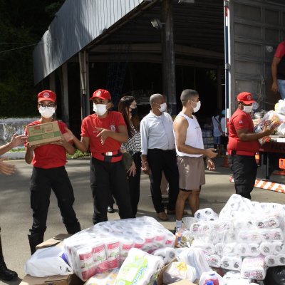 [Em nova doação, OAB-BA entrega sete toneladas de donativos para vítimas de enchentes no extremo sul]