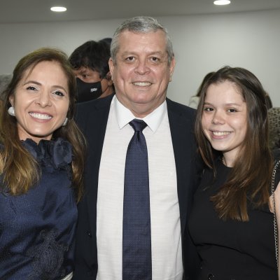 [Daniela Borges é empossada primeira presidente mulher no ano em que OAB-BA completa 90 anos]