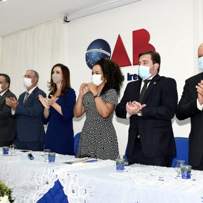 [Em solenidade histórica, Leonellea Pereira é empossada primeira presidente mulher da OAB de Irecê]