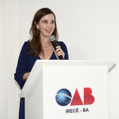 [Em solenidade histórica, Leonellea Pereira é empossada primeira presidente mulher da OAB de Irecê]