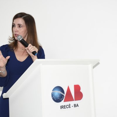 [Em solenidade histórica, Leonellea Pereira é empossada primeira presidente mulher da OAB de Irecê]