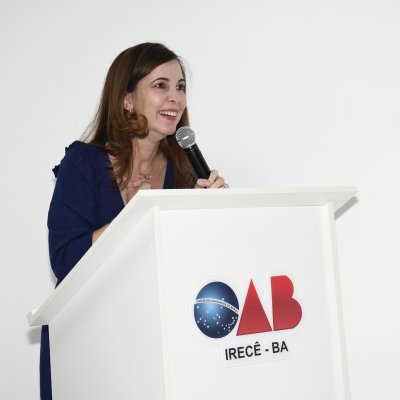 [Em solenidade histórica, Leonellea Pereira é empossada primeira presidente mulher da OAB de Irecê]