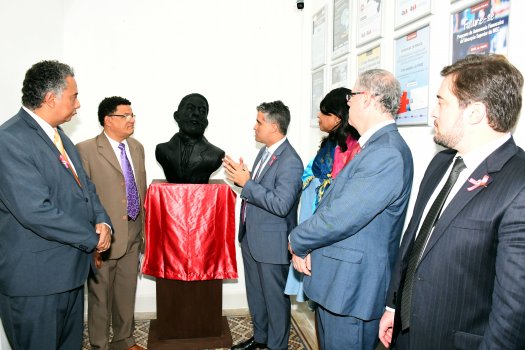 [Em momento histórico para a advocacia, OAB-BA inaugura busto de Luiz Gama]