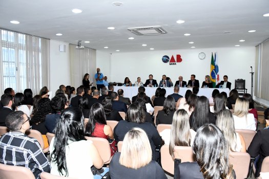 [OAB-BA entrega carteiras da Ordem a 56 novos advogados]