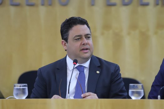 [Felipe Santa Cruz recebe Comenda 2 de Julho]