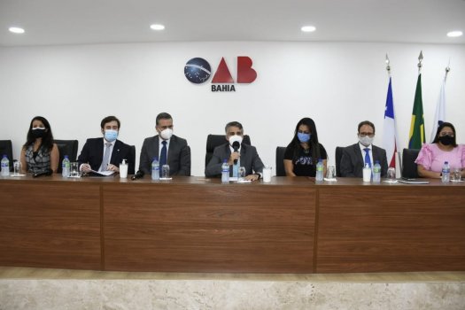 [OAB-BA realiza cerimônia presencial de entrega de carteiras]