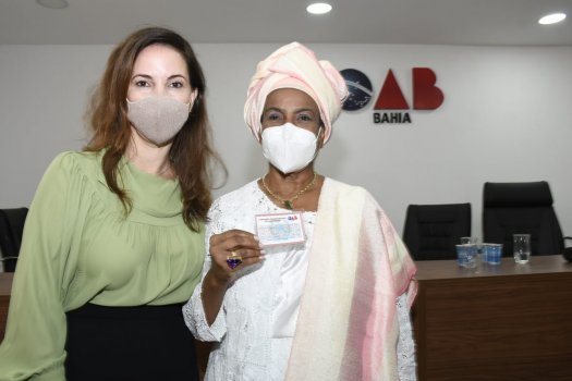 [Cosme de Farias é homenageado em entrega de carteiras da OAB-BA]