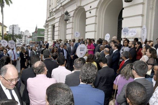 [Ato pela Valorização da Advocacia reuniu advogadas e advogados de toda a Bahia no Fórum Ruy Barbosa]