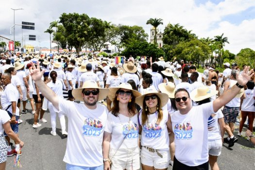 [Dai-nos a graça divina da justiça: cortejo da OAB da Bahia une fé e energia na Lavagem do Bonfim]