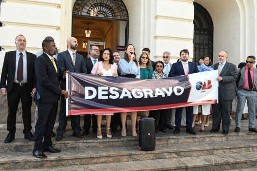 [OAB-BA desagrava advogados que foram ofendidos e tiveram atendimento negado por juiz]